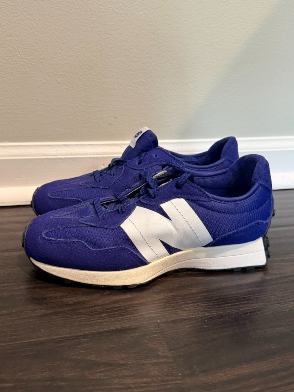 New Balance 327 *WIDE* (Youth Size 3.5)